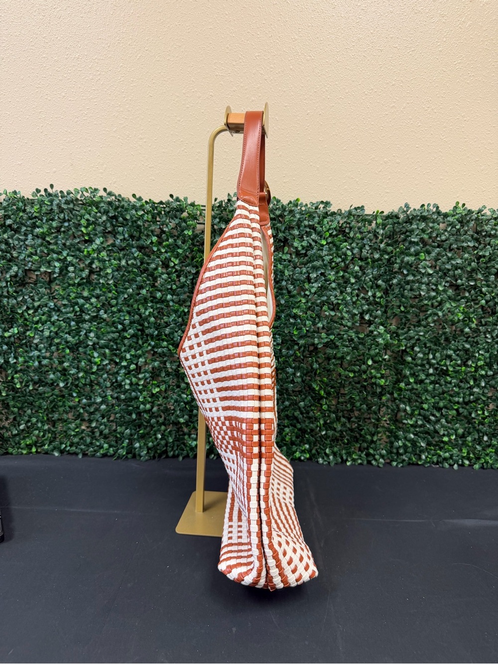 Anthropologie Love Knot Slouchy Bag: Woven Faux-Leather Canvas Edition - Picture 3 of 14